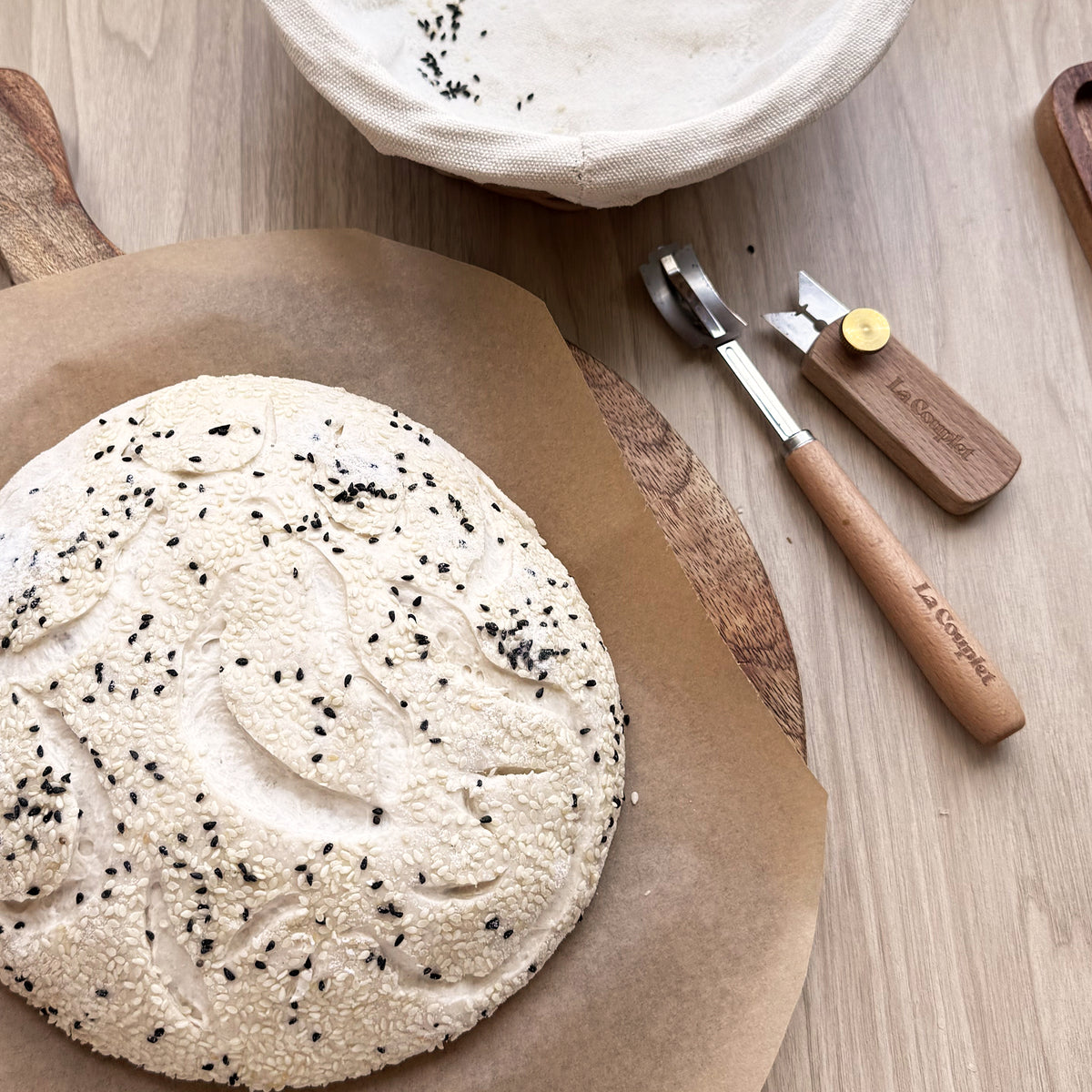Wooden Bread Lame, French Inspired Sourdough Scoring Tool with 5 Blades